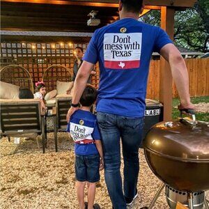 Buc-ees | "Dont Mess With Texas" Blue Short Sleeve Shirt | Size Large